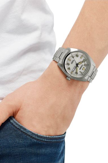 Citizen Eco-drive titanium men's watch with day/date | Super lightweight titanium watch with 180 days power reserve | BM8560-88X