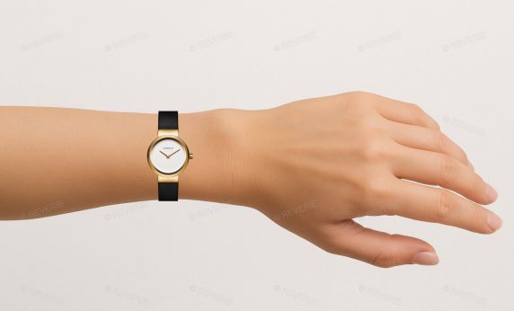 Feminine women's watch with white dial and golden finish | AIW7604