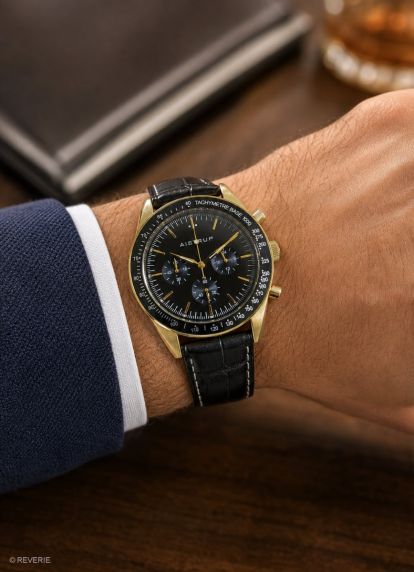 Aistrup AIW8701 Classic Sapphire Chronograph men's watch with black dial and gold details | AIW8701