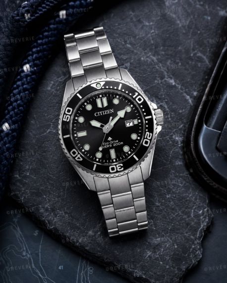 Citizen Mens Solar-Powered Steel Sapphire Diver 40mm