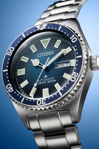 Citizen Promaster automatic diver's watch with blue dial and steel bracelet | NY0129-58L