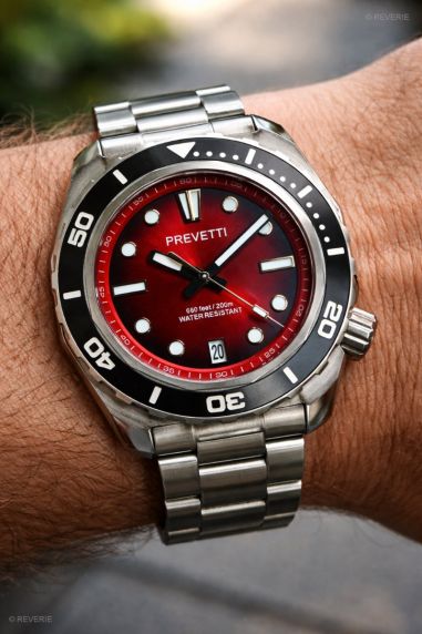 Experience Underwater Adventures with the Prevetti Sunbeam 200m ProDiver PR1803 Diver Watch