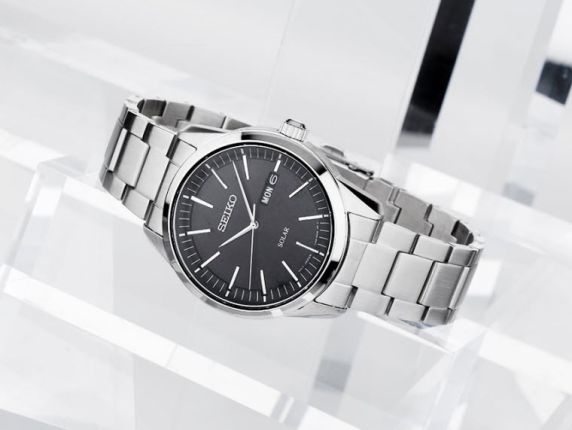 Seiko Solar Sapphire SNE527P1